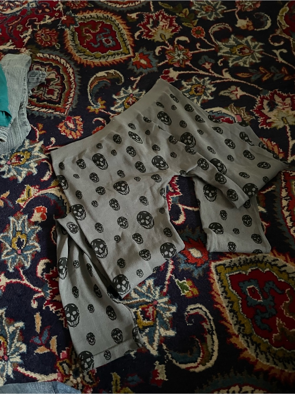 Gray Skull Print Leggings
